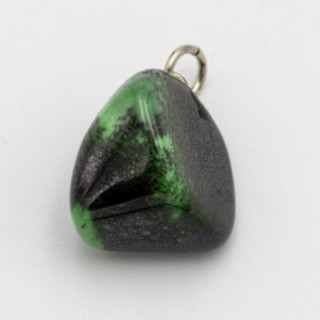 Pendentif Grenat Uvarovite poli