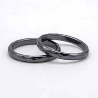 Anneau hématite facetté